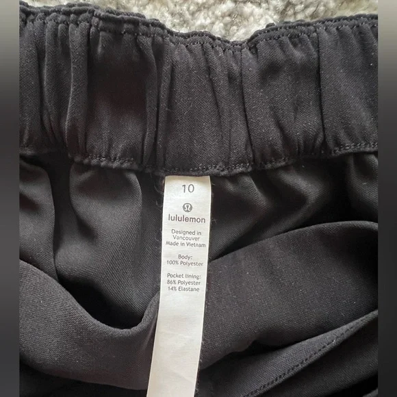 Lululemon Noir wide leg pants - Picture 4 of 4